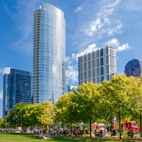 Klyde Warren Park - Skyline View with Foodtrucks